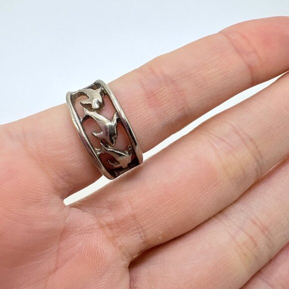 VTG Sterling Silver 925 Openwork Dolphin Design Tapered Band Ring Size 7.25 - Picture 5 of 8